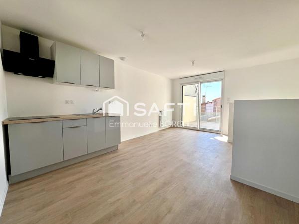 Appartement en souplex, 1 chambre, stationnement fermé.