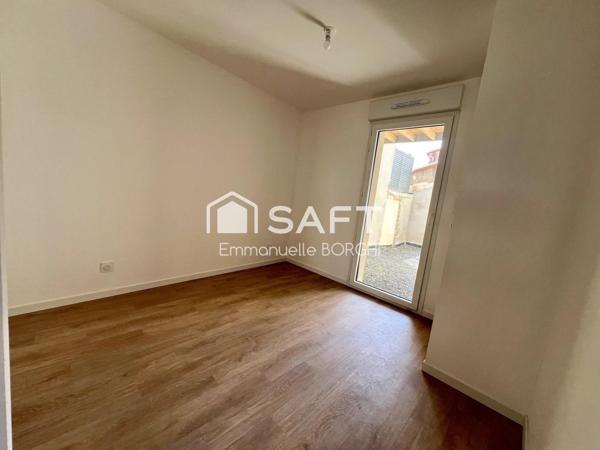 Appartement en souplex, 1 chambre, stationnement fermé.
