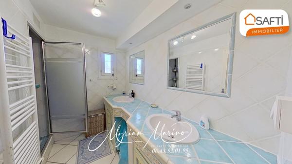 VILLA VUE MER AVEC PISCINE - SAINT AYGULF  (83370)