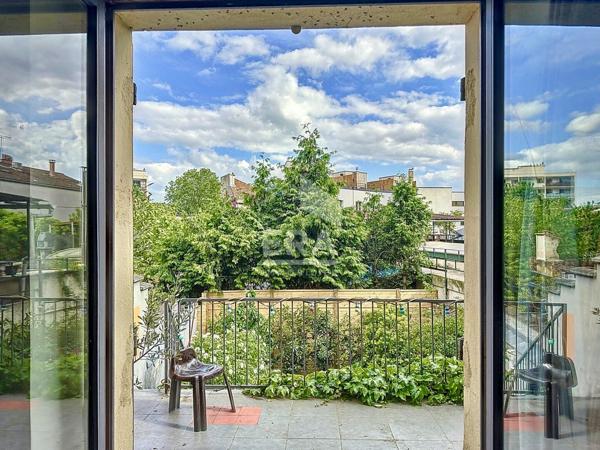 Maison Montreuil 5 pièce(s)  de 94 m² au sol et 86 m² loi Carrez avec terrasse et jardin