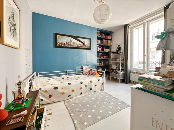 Maison Montreuil 5 pièce(s)  de 94 m² au sol et 86 m² loi Carrez avec terrasse et jardin