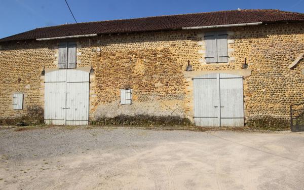 Maison à vendre    7 pièces •  Castétis