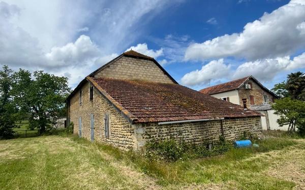 Maison à vendre    7 pièces •  Castétis