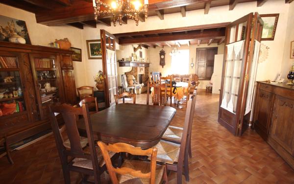 Maison à vendre    7 pièces •  Castétis