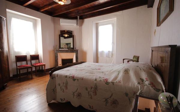 Maison à vendre    7 pièces •  Castétis