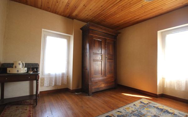 Maison à vendre    7 pièces •  Castétis