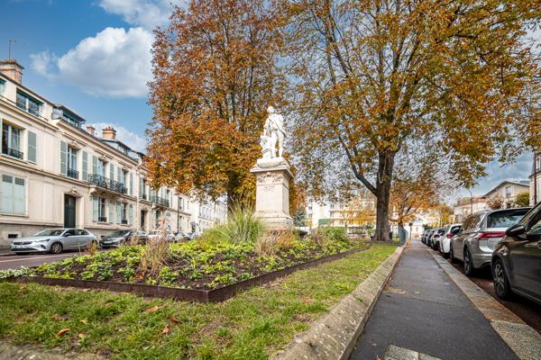 Square Jean Houdon, T3 rénové 58,27 m2