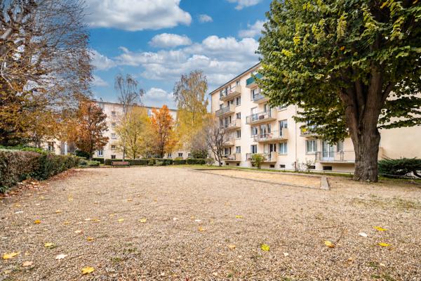Square Jean Houdon, T3 rénové 58,27 m2