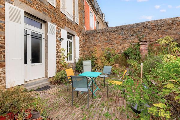 VENTE SAINT-BRIEUC  QUARTIER SAINT-MICHEL  APPARTEMENT RÉNOVÉ AVEC GRANDE TERRASSE ET STUDIO INDÉPENDANT