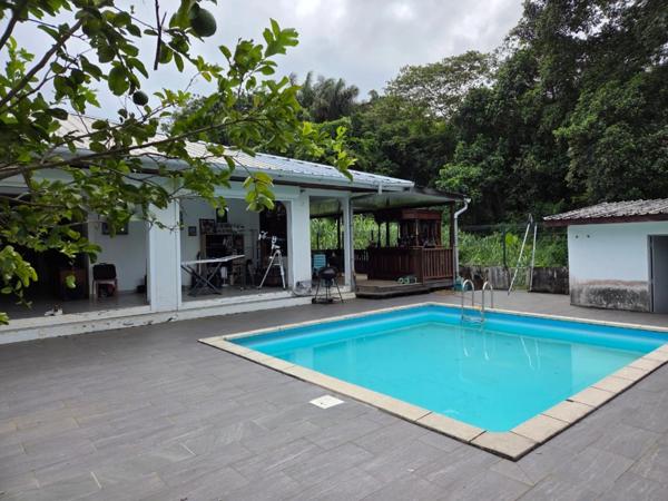 Villa avec piscine, 5 pièces à REMIRE MONTJOLY (973)