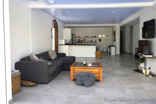 Villa avec piscine, 5 pièces à REMIRE MONTJOLY (973)