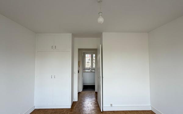Appartement à louer    1 pièce • 23,29 m2 Saint-Ouen