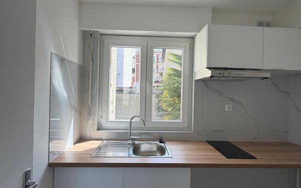 Appartement à louer    1 pièce • 23,29 m2 Saint-Ouen