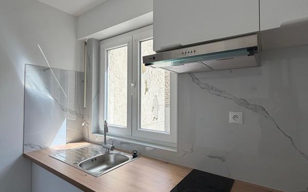 Appartement à louer    1 pièce • 23,29 m2 Saint-Ouen