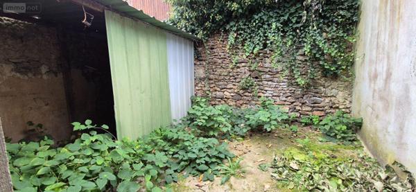 Garage fermé à vendre à Bonnétable dans la Sarthe (72110), ref : 13808/686   
CENTRE