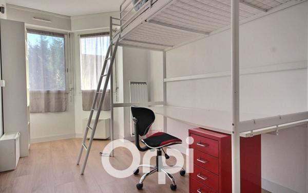 Appartement à louer    3 pièces • 75,40 m2 Chaville