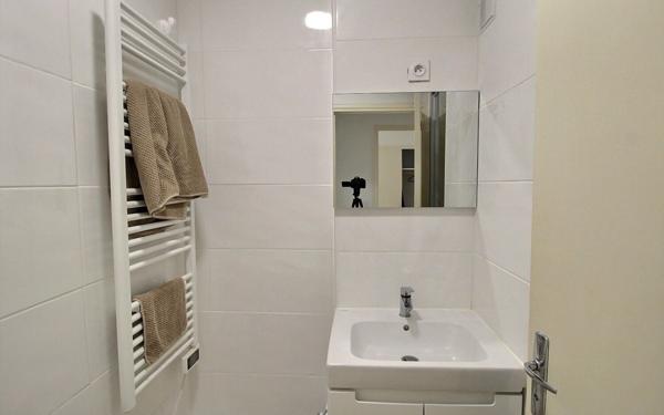 Appartement à vendre    3 pièces • 58 m2 Marseille 10