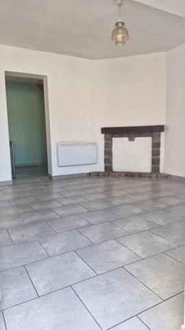 Maison de ville à louer à Neufchâtel-en-Bray en Seine-Maritime (76270), ref : LOCA/588 Centre