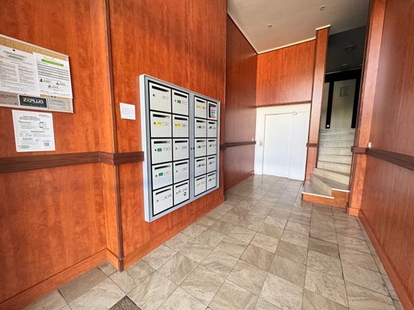 T4 DERNIER ÉTAGE -TERRASSE 50 m²-DOUBLE BOX-CAVE-ST SÉBASTIEN SUR LOIRE,  
Saint sebastien sur loire 44230