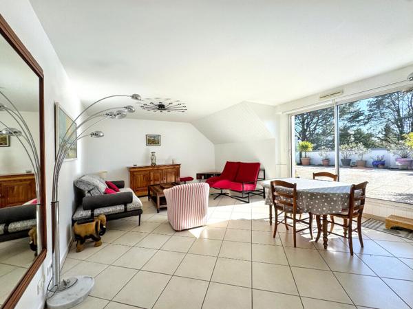 T4 DERNIER ÉTAGE -TERRASSE 50 m²-DOUBLE BOX-CAVE-ST SÉBASTIEN SUR LOIRE,  
Saint sebastien sur loire 44230