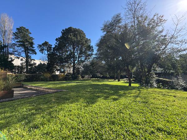 T4 DERNIER ÉTAGE -TERRASSE 50 m²-DOUBLE BOX-CAVE-ST SÉBASTIEN SUR LOIRE,  
Saint sebastien sur loire 44230