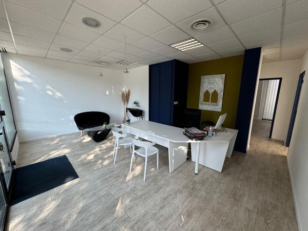 Plateau de Bureaux / Cellule Commerciale à LAVAL