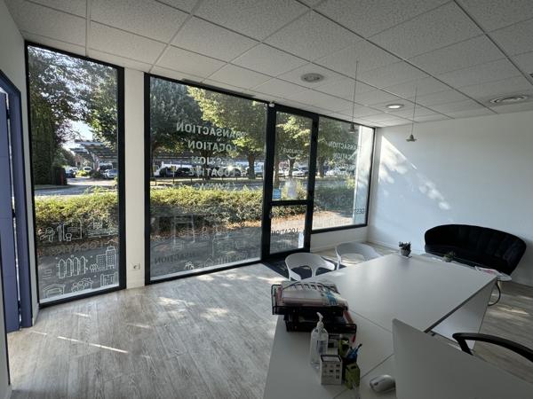 Plateau de Bureaux / Cellule Commerciale à LAVAL