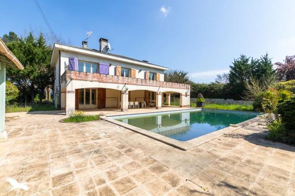 Maison à vendre |                                       Lafox |                                        8 pièces  |  213 m²