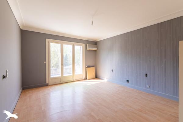Maison à vendre |                                       Lafox |                                        8 pièces  |  213 m²