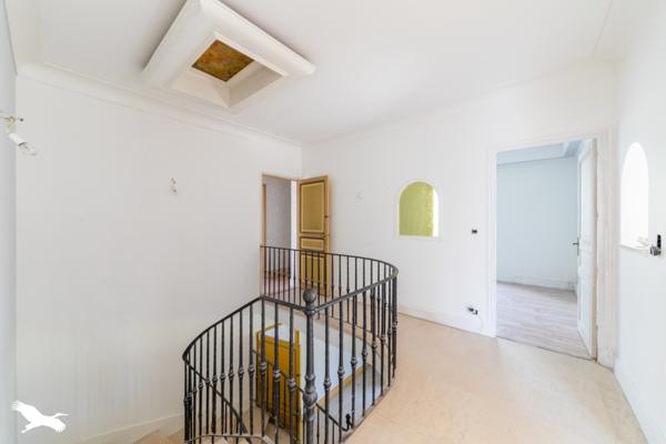 Maison à vendre |                                       Lafox |                                        8 pièces  |  213 m²