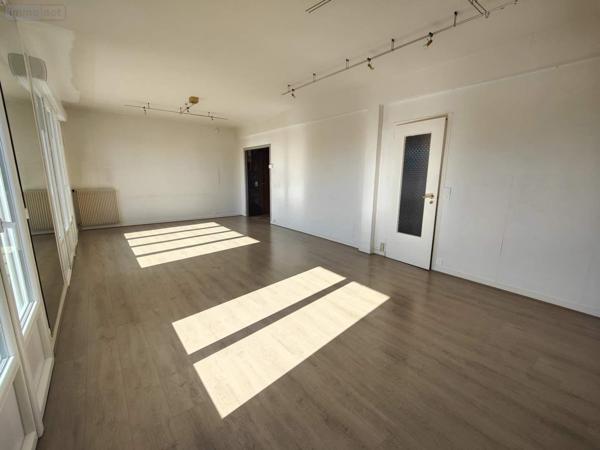 Appartement à vendre à Chantepie en Ille-et-Vilaine (35135), ref : 097/2737   
CENTRE