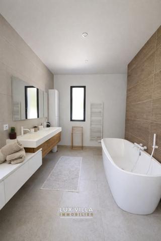 Castelnau-le-Lez (34170) Villa d’architecte – Élégance contemporaine
