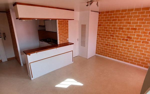 Appartement à louer    1 pièce • 27,82 m2 Brie-Comte-Robert