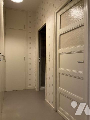 A VENDRE : Grande maison en pierre du 19ième, en bon état, avec 2 terrasses, située à environ 1...
