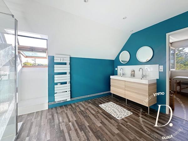 UNE MAISON SUR SOUS-SOL TOTAL QUI COCHE TOUTES LES CASES : VOLUMES, PISCINE, SOUS-SOL, CALME ET AUCUN TRAVAUX !