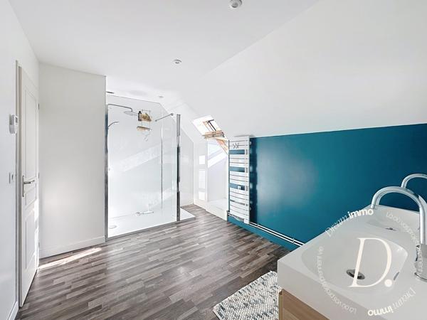 UNE MAISON SUR SOUS-SOL TOTAL QUI COCHE TOUTES LES CASES : VOLUMES, PISCINE, SOUS-SOL, CALME ET AUCUN TRAVAUX !