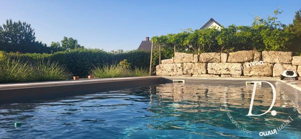 UNE MAISON SUR SOUS-SOL TOTAL QUI COCHE TOUTES LES CASES : VOLUMES, PISCINE, SOUS-SOL, CALME ET AUCUN TRAVAUX !