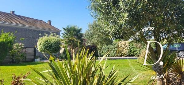 UNE MAISON SUR SOUS-SOL TOTAL QUI COCHE TOUTES LES CASES : VOLUMES, PISCINE, SOUS-SOL, CALME ET AUCUN TRAVAUX !