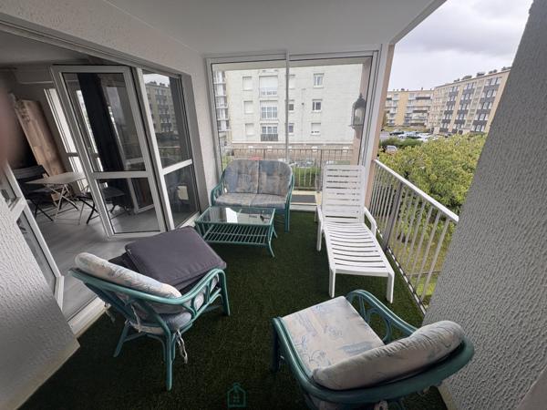 Appartement T5 de 103 m2 avec terrasse et garage.