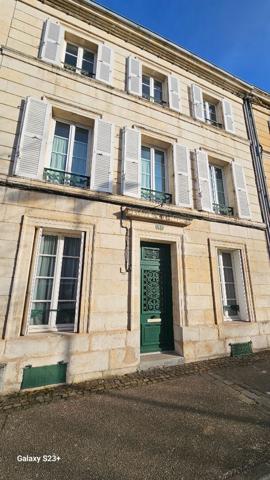 Maison Niort 9 pièces 195 m²