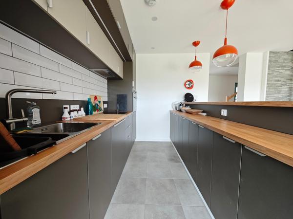 Maison à Elven, 56250 - 6 pièces 169m²