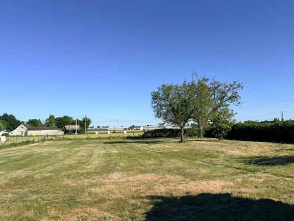 Longère de caractère avec piscine et vue dégagée sur la campagne