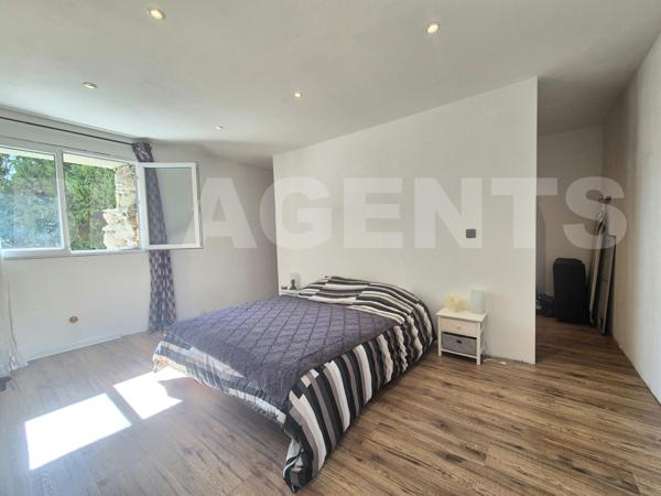 Rare sur le secteur de Léran : un ancien restaurant transformé en plusieurs habitations, idéal pour 