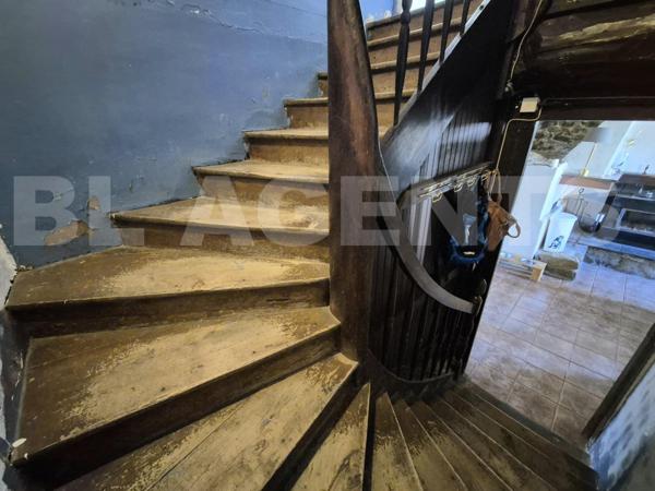 Rare sur le secteur de Léran : un ancien restaurant transformé en plusieurs habitations, idéal pour 