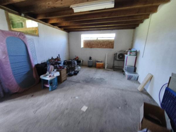 Maison avec hangar