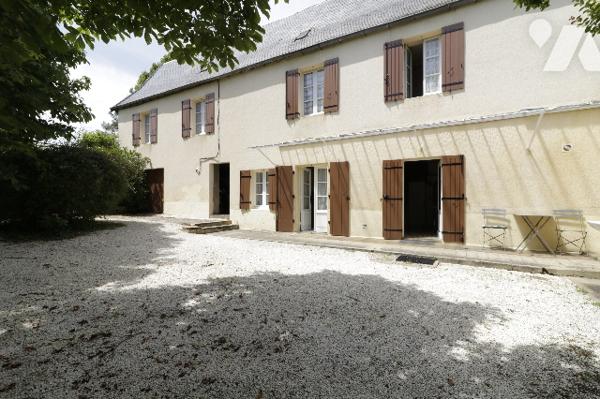 A VENDRE - VITRAC - Maison de 141 m² sur parcelle de 99770 m²