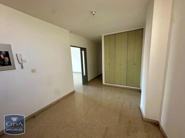 Appartement à louer 2 pièces 70.8m²