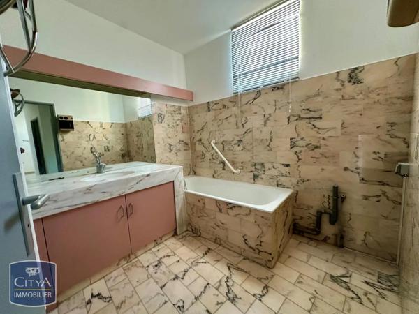 Appartement à louer 2 pièces 70.8m²