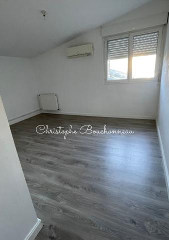 Vente Immeuble de rapport85 m² - 3 Pièces - MORTAGNE SUR SEVRE (85290)