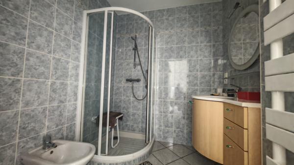 Appartement
         4 pièces
        - 79 m² 169 000 € *